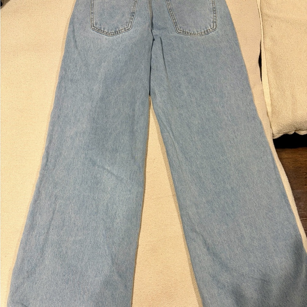 Edikted Blue Denim Jeans Raelynn washed low rise baggy jeans - Picture 5 of 6